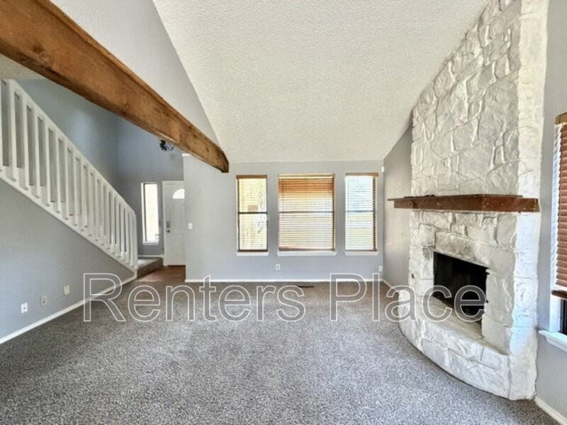1920 N Desert Palm Ave - Photo 3 of 17