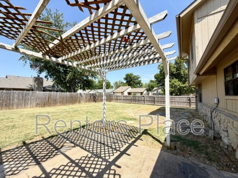 1920 N Desert Palm Ave - Photo 7 of 17