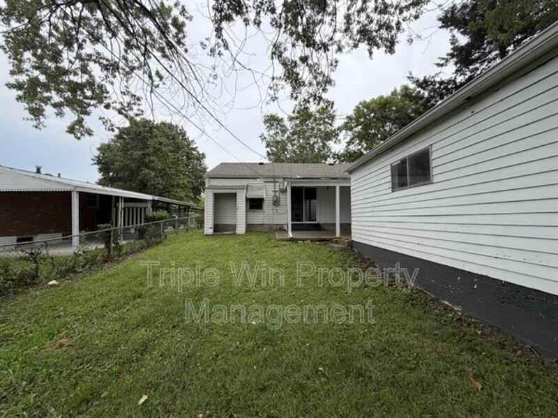 3133 Rex Ave - Photo 3 of 25