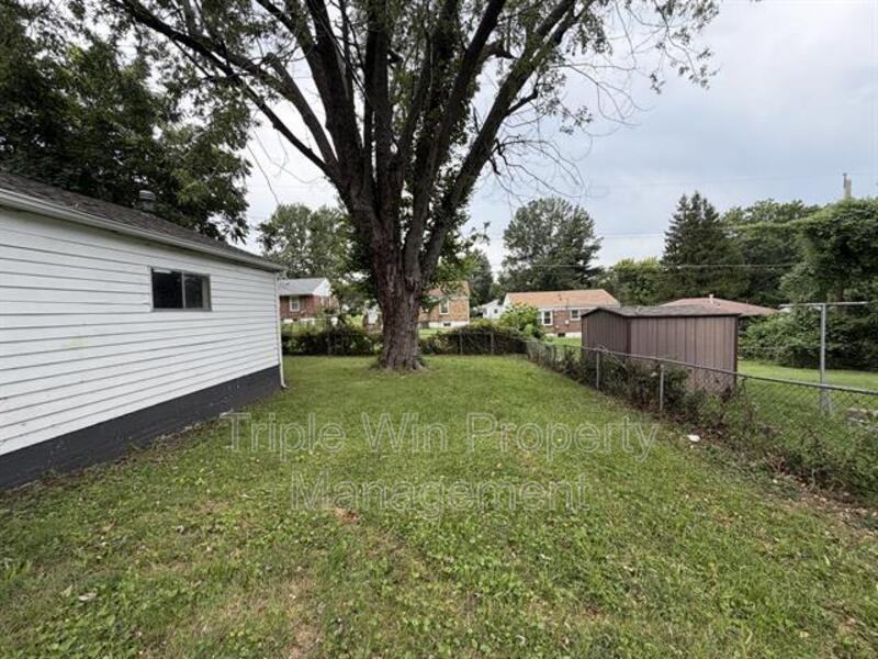 3133 Rex Ave - Photo 4 of 25