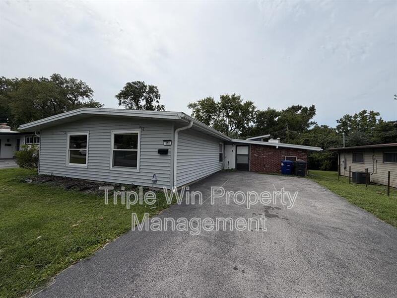 810 Saint Anthony Ln - Photo 2 of 39