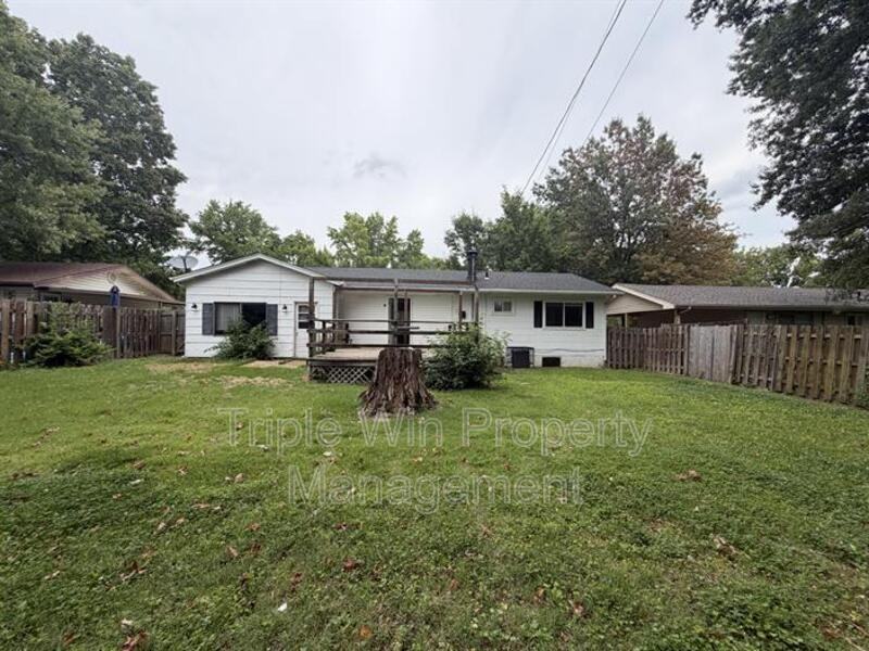 714 Undercliff Dr - Photo 3 of 31