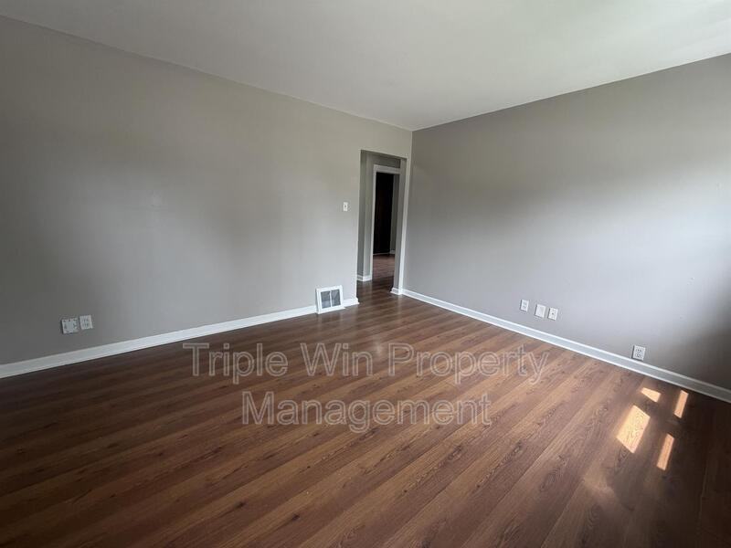 1145 Patterson Rd - Photo 5 of 25