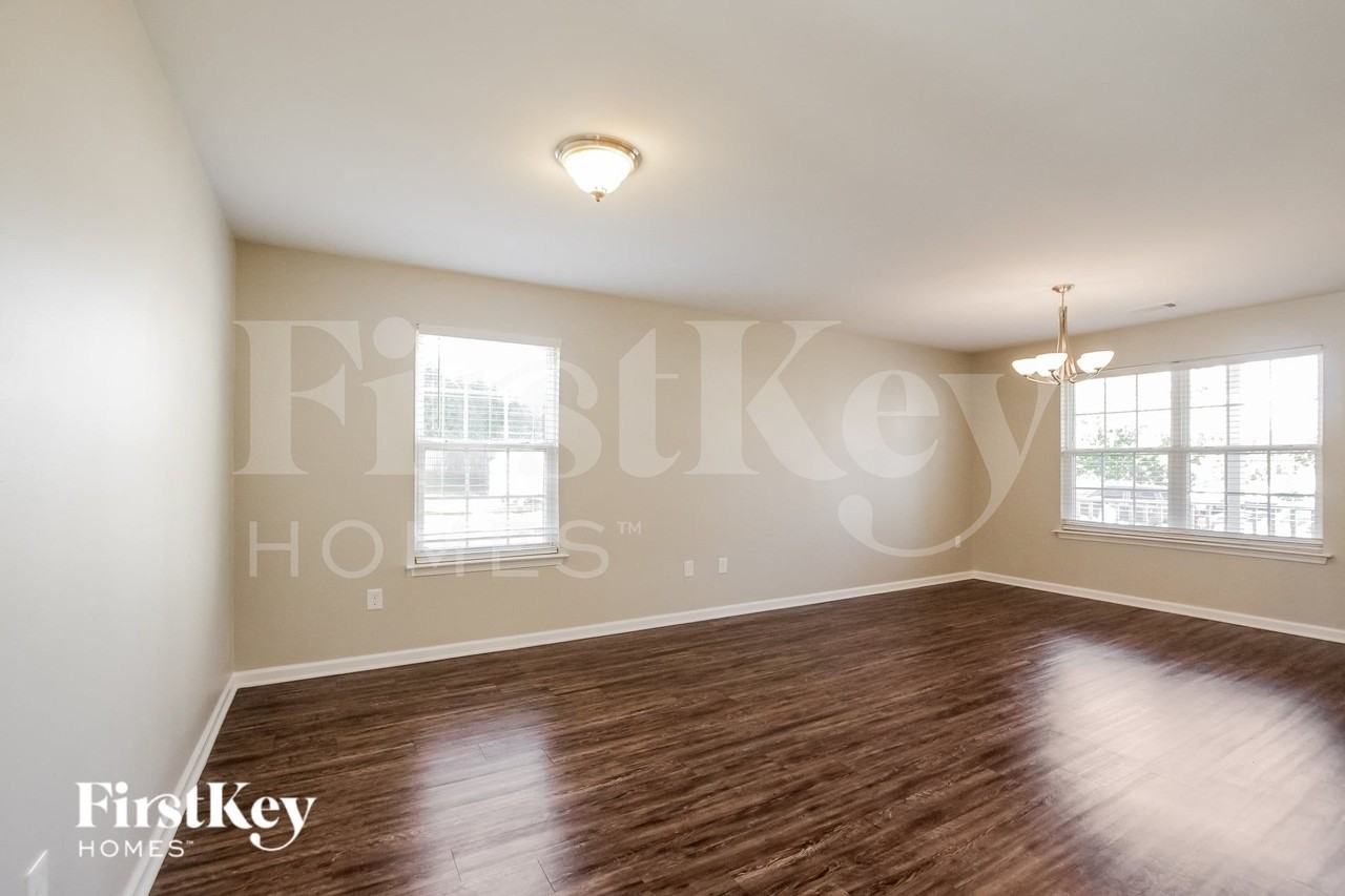 4018 Shadow Pines Cir - Photo 5 of 15
