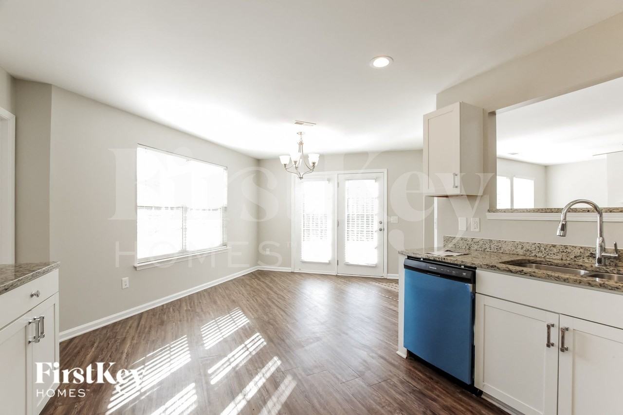 4018 Shadow Pines Cir - Photo 6 of 15