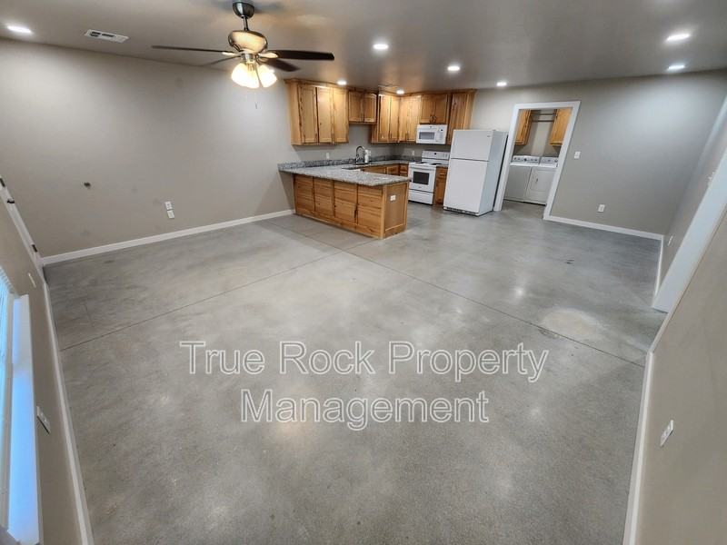 13760 County Road 3614 - Photo 2 of 11