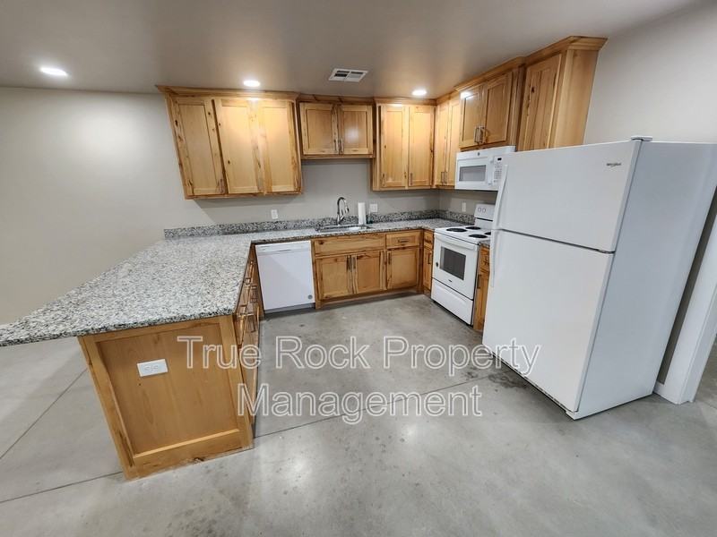 13760 County Road 3614 - Photo 3 of 11