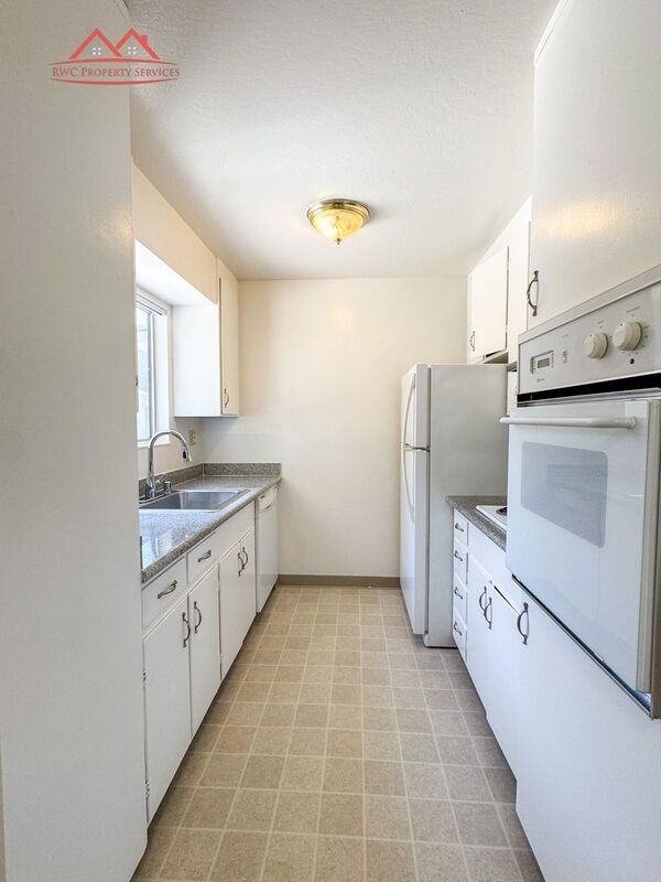 411 College Ave #A - Photo 6 of 15