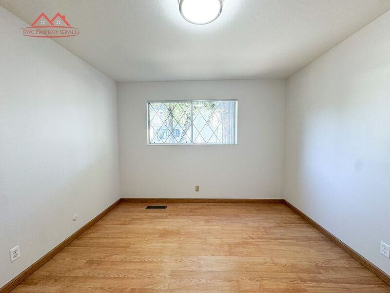 411 College Ave #A - Photo 7 of 15