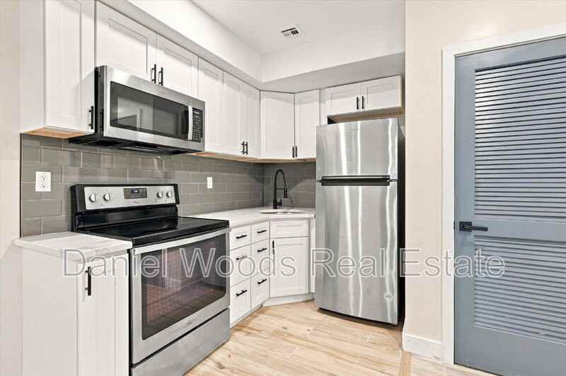 944 W Lycoming St - Photo 4 of 12