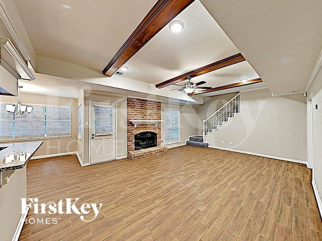 2511 Riverlawn Dr - Photo 3 of 18