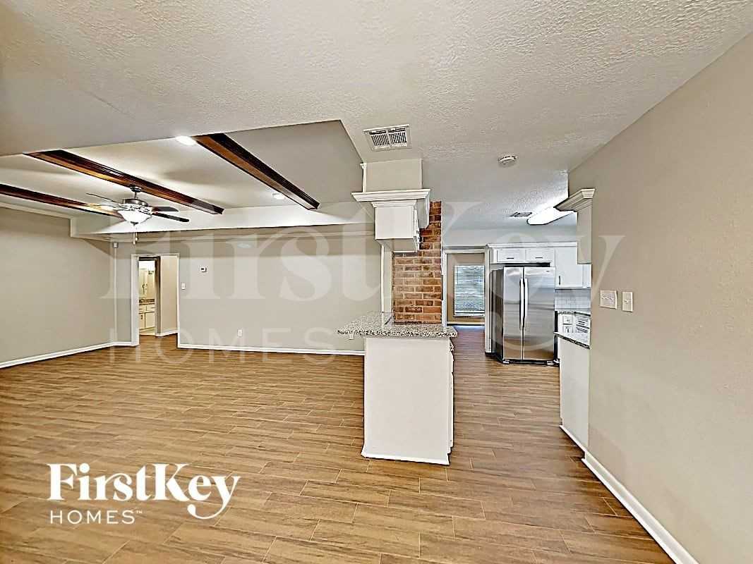 2511 Riverlawn Dr - Photo 4 of 18