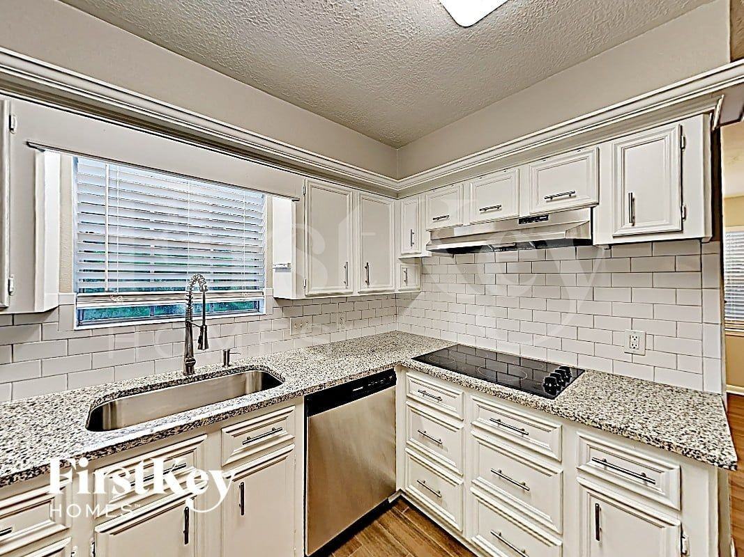 2511 Riverlawn Dr - Photo 6 of 18