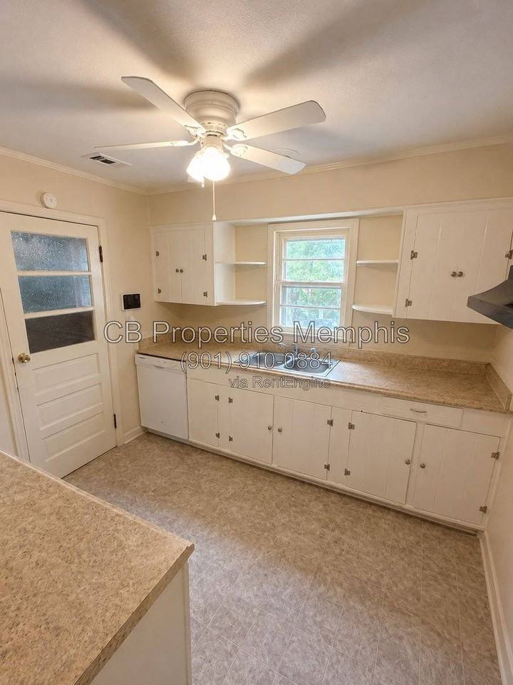 2806 Scotland Rd - Photo 2 of 9
