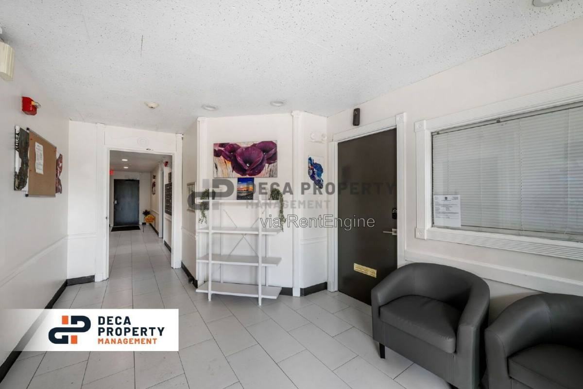 4020 Lindell Blvd #215 - Photo 7 of 10