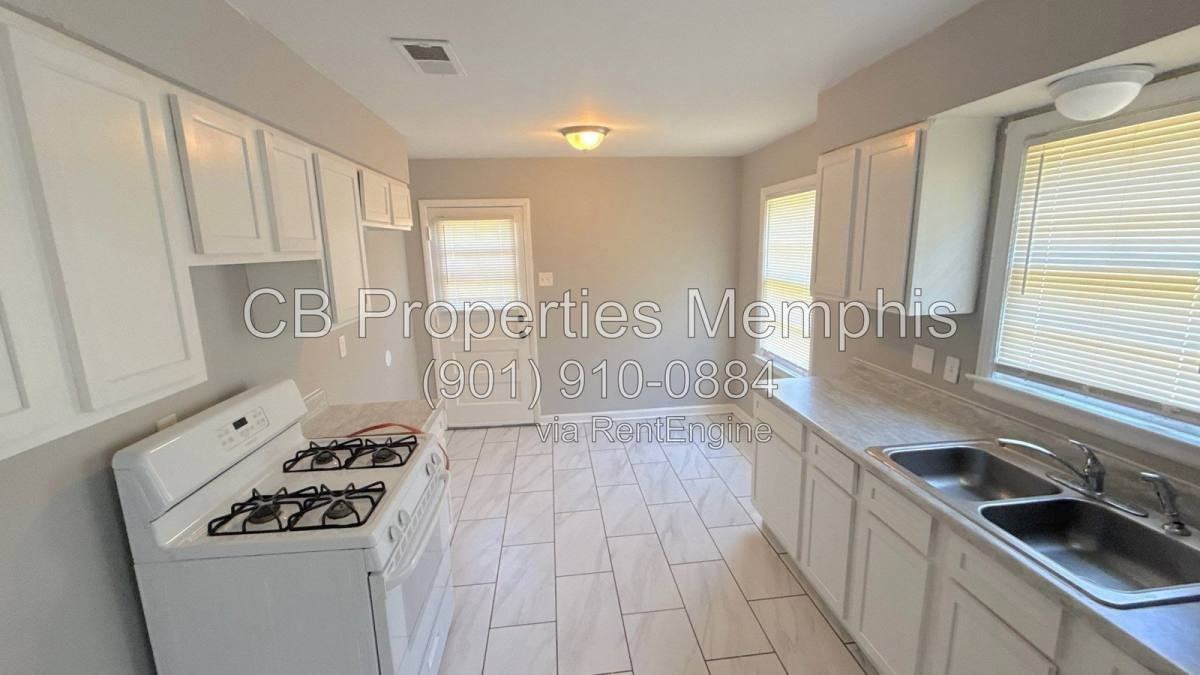 1570 Jay Cv - Photo 2 of 10