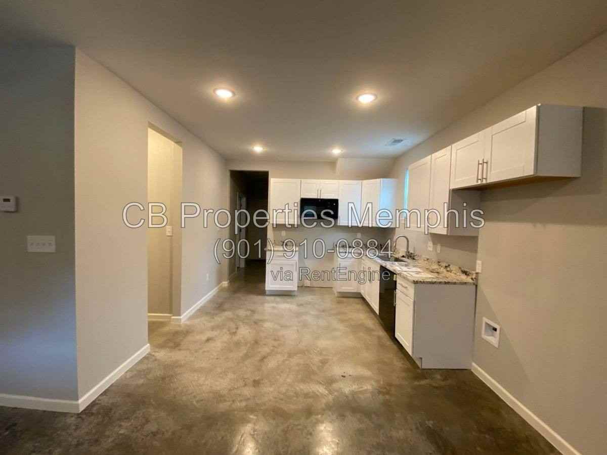 729 N Dunlap St - Photo 2 of 10