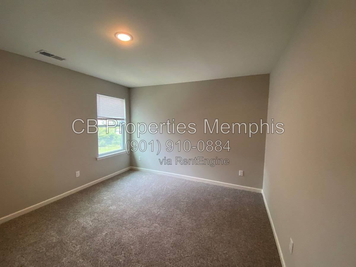 729 N Dunlap St - Photo 5 of 10