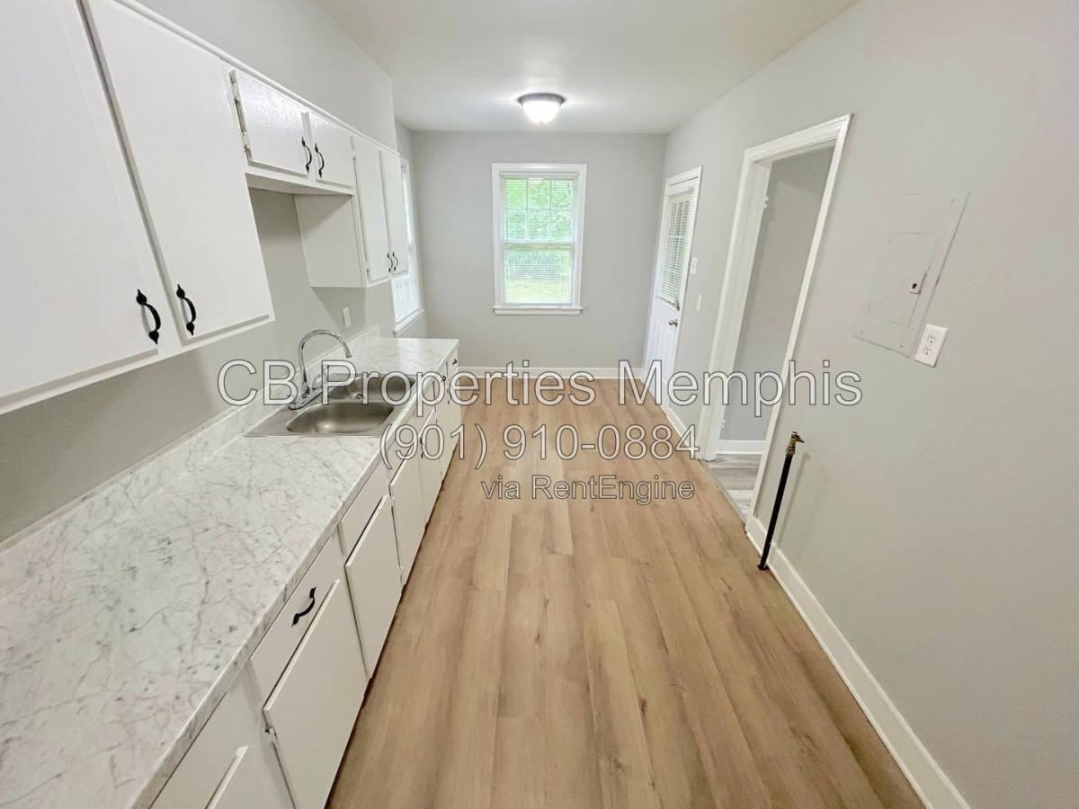 3585 Mayfair Ave - Photo 2 of 10