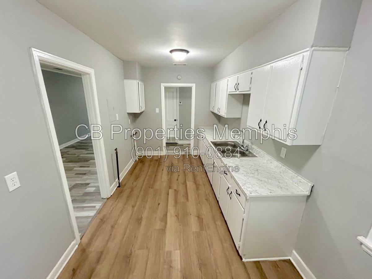 3585 Mayfair Ave - Photo 3 of 10