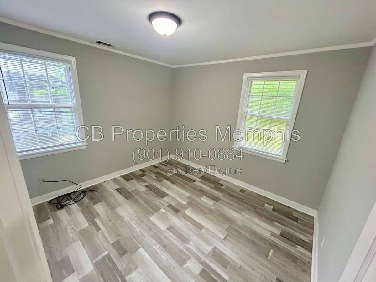 3585 Mayfair Ave - Photo 5 of 10