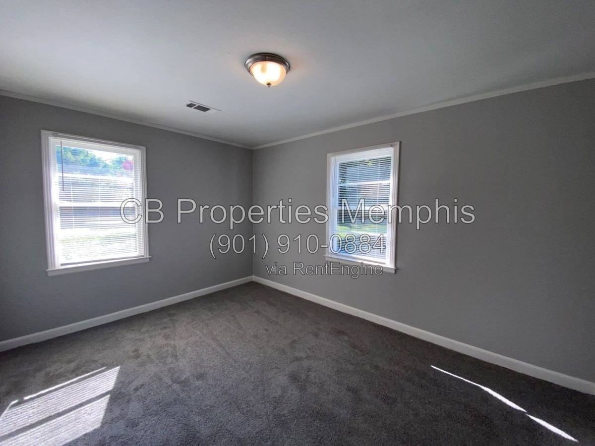 1190 Inman Cv - Photo 5 of 10