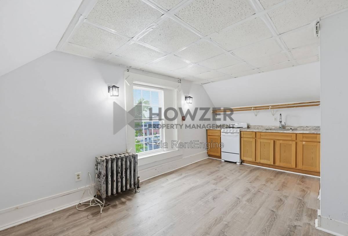 109 Green St #9 - Photo 2 of 10