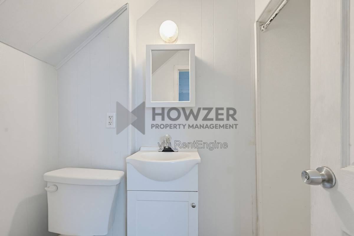 109 Green St #9 - Photo 3 of 10