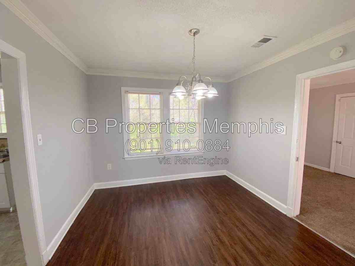722 Lydgate Rd - Photo 3 of 10