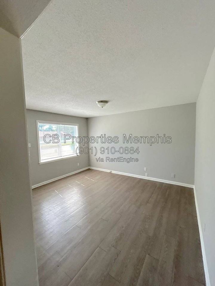 4811 Bradford Dr - Photo 6 of 9