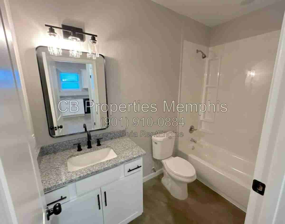 671 Pearce St - Photo 7 of 10
