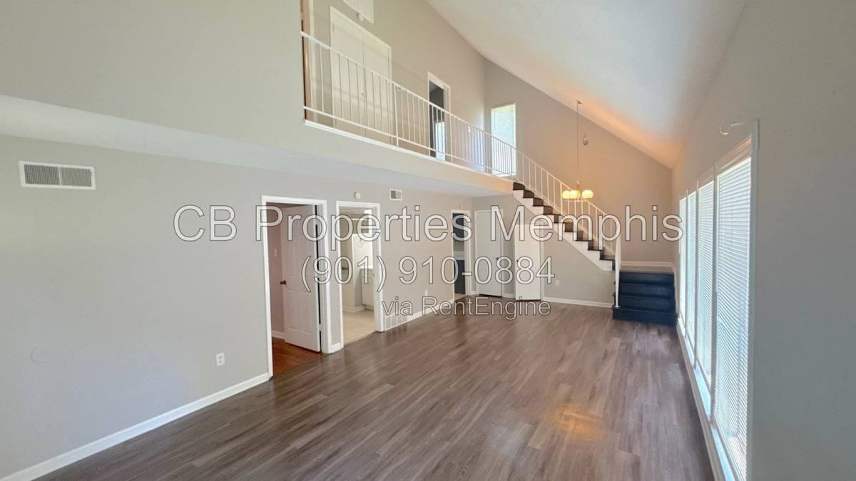 3136 Sycamore View Rd - Photo 2 of 10