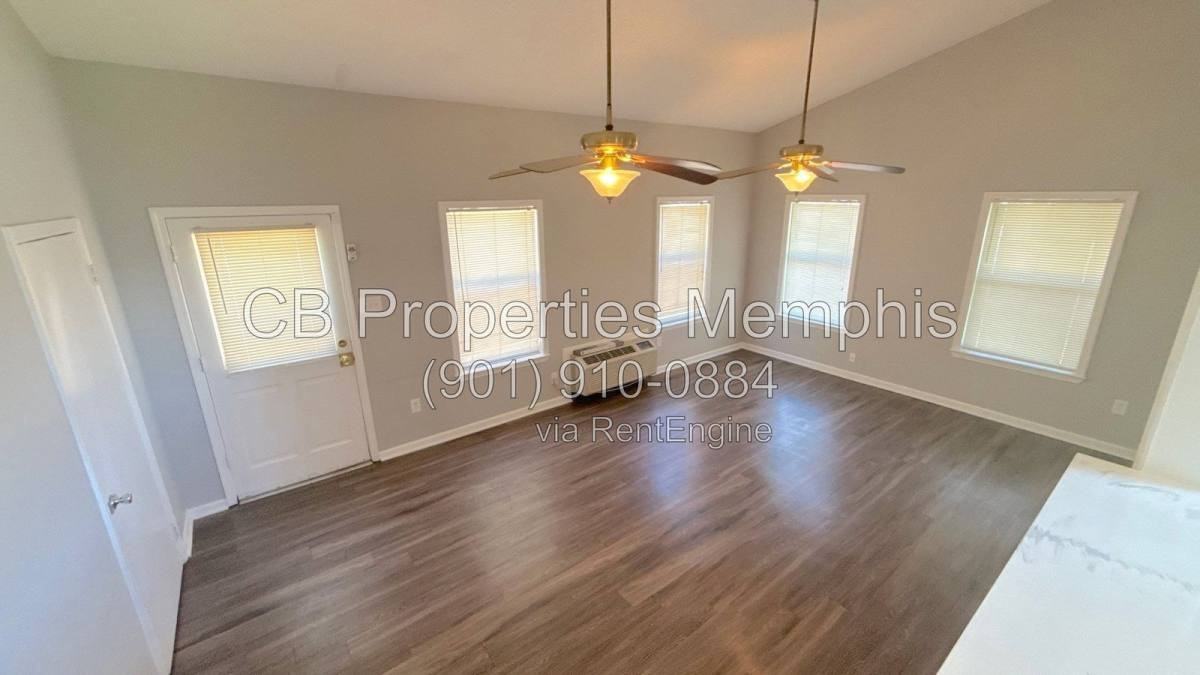 3136 Sycamore View Rd - Photo 3 of 10