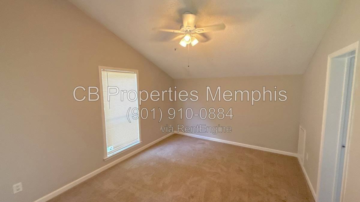 3136 Sycamore View Rd - Photo 4 of 10