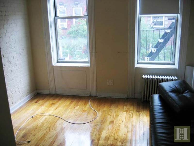 231 Thompson St #221