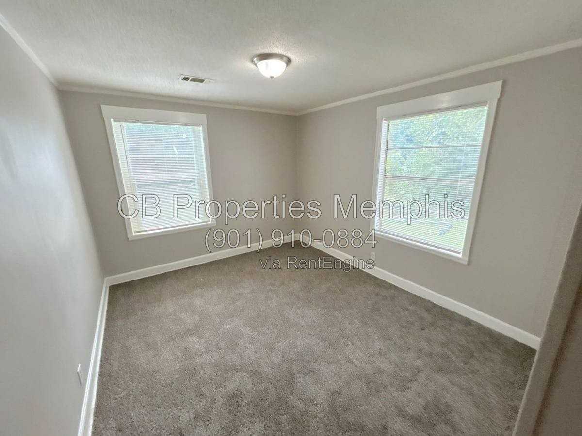 1018 Mcevers Cir - Photo 3 of 10