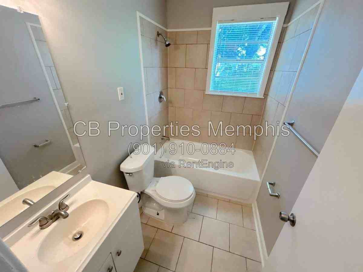 1018 Mcevers Cir - Photo 6 of 10