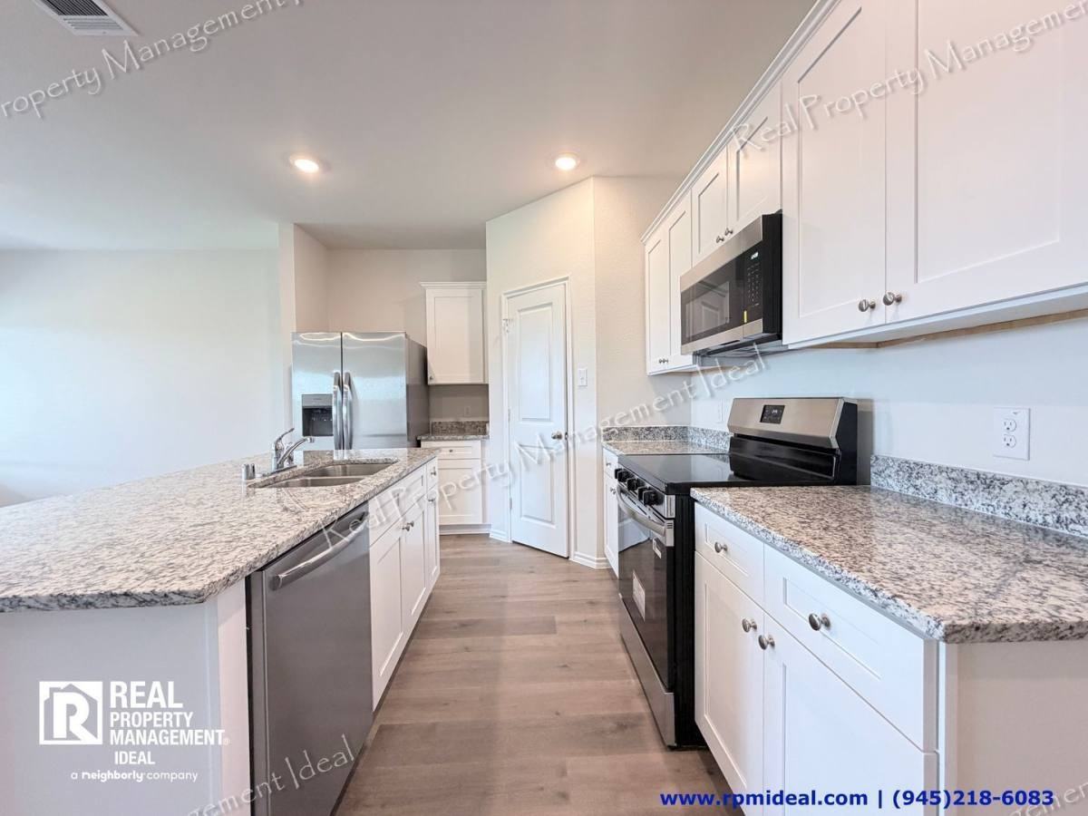 617 Edge Hill Ln - Photo 6 of 10