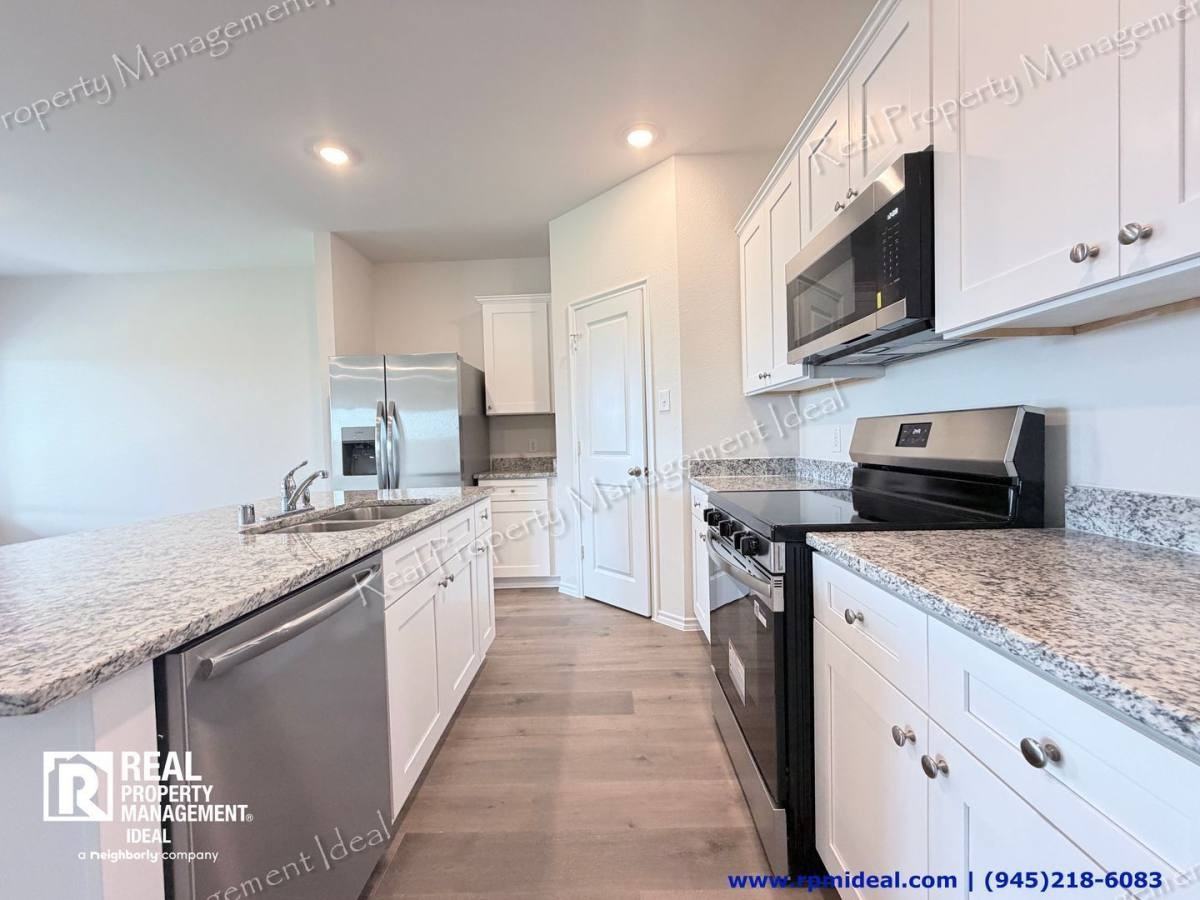617 Edge Hill Ln - Photo 7 of 10