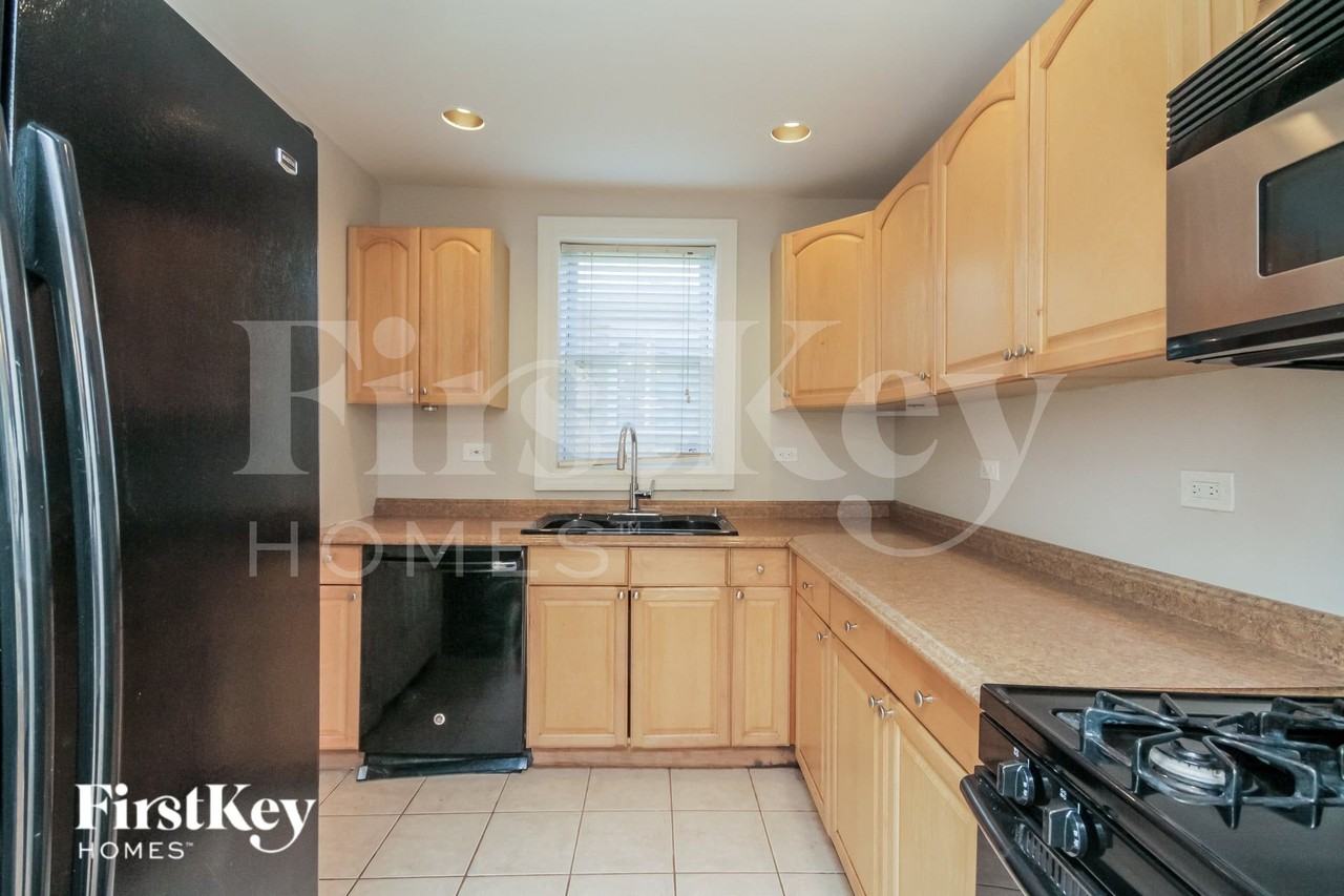 15006 Avers Ave - Photo 5 of 15