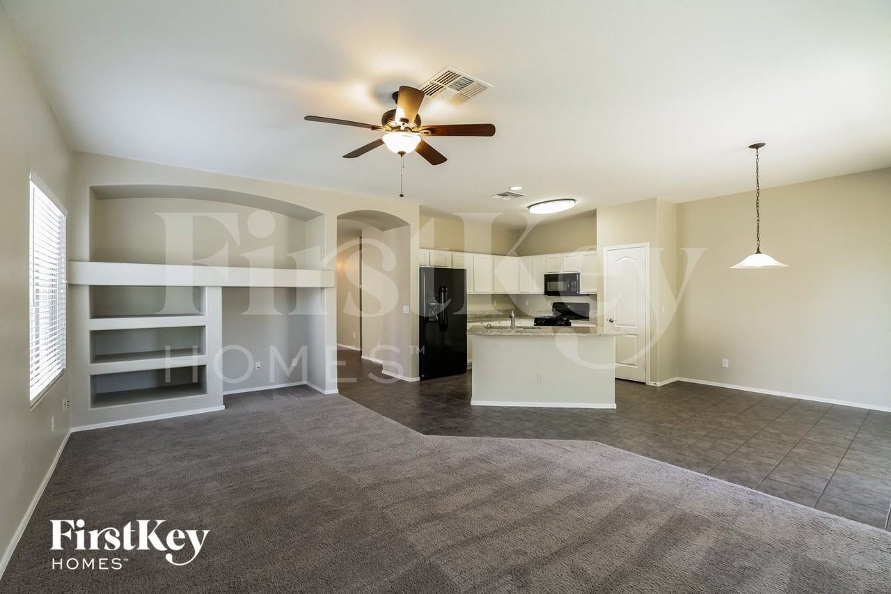 14251 W Crocus Dr - Photo 4 of 15