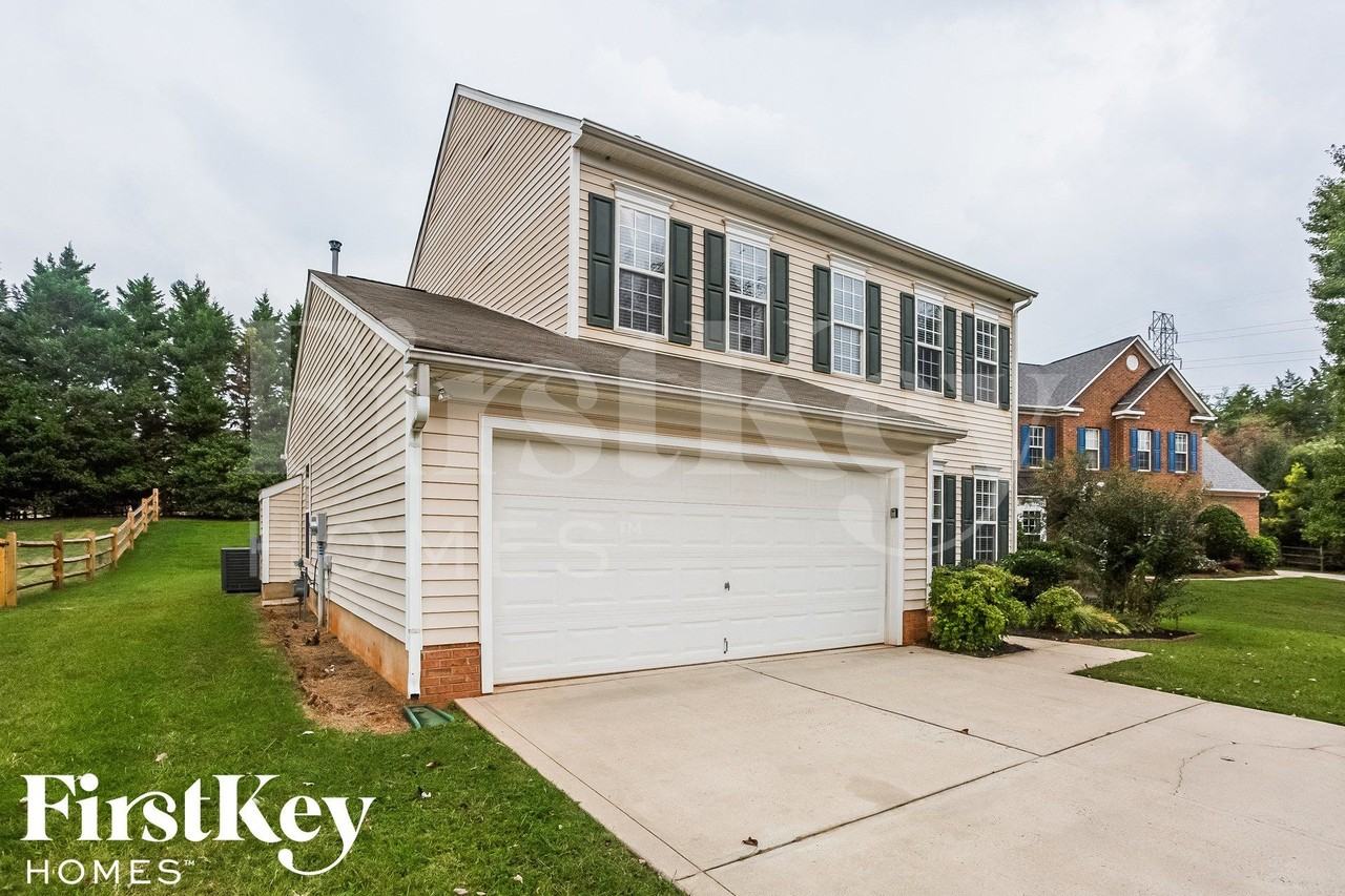10912 Harringham Ln - Photo 4 of 16