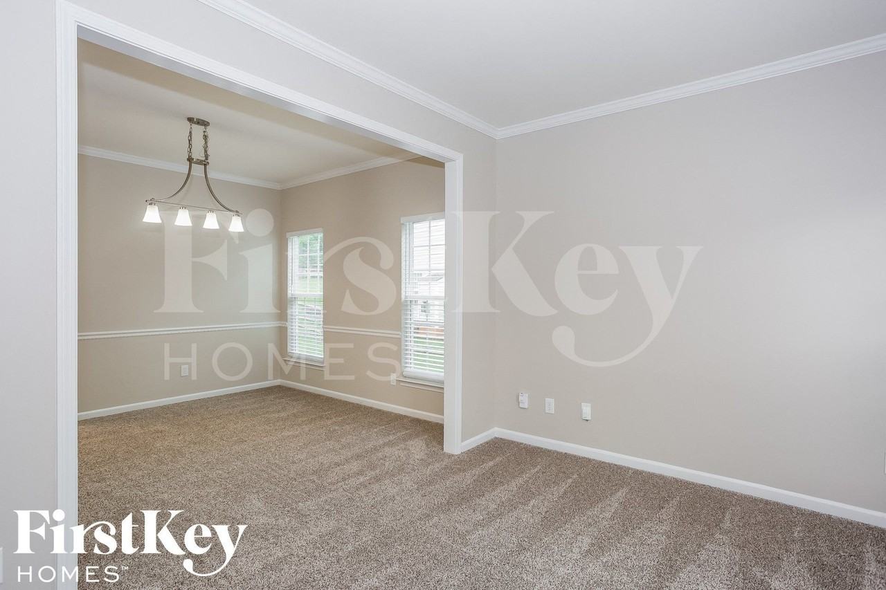 10912 Harringham Ln - Photo 5 of 16