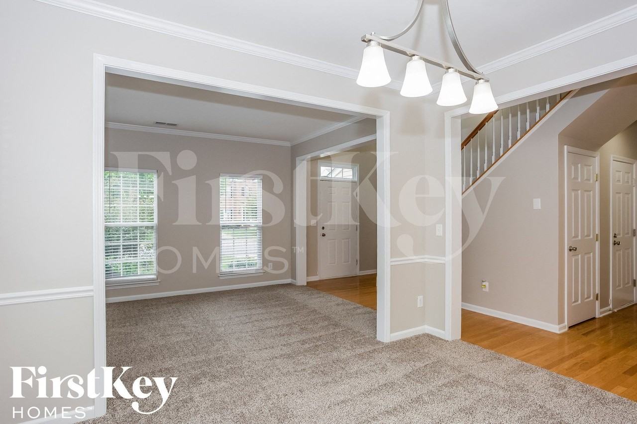 10912 Harringham Ln - Photo 6 of 16