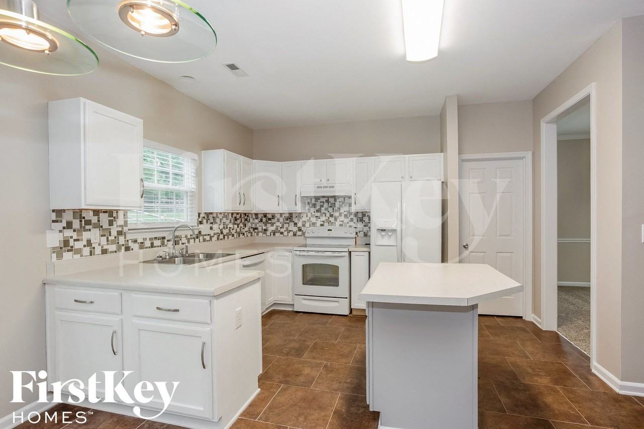 10912 Harringham Ln - Photo 7 of 16