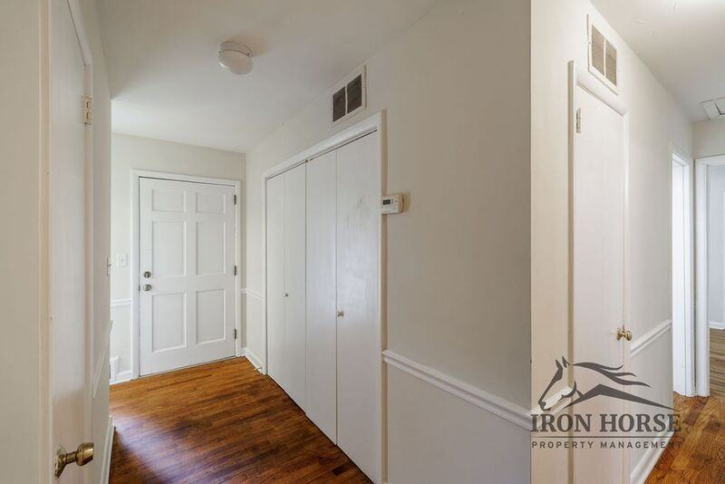 160 Harold Dr - Photo 3 of 31