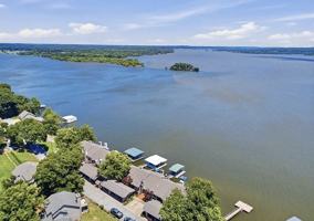 featured image of 702 Villa Vista Dr #702