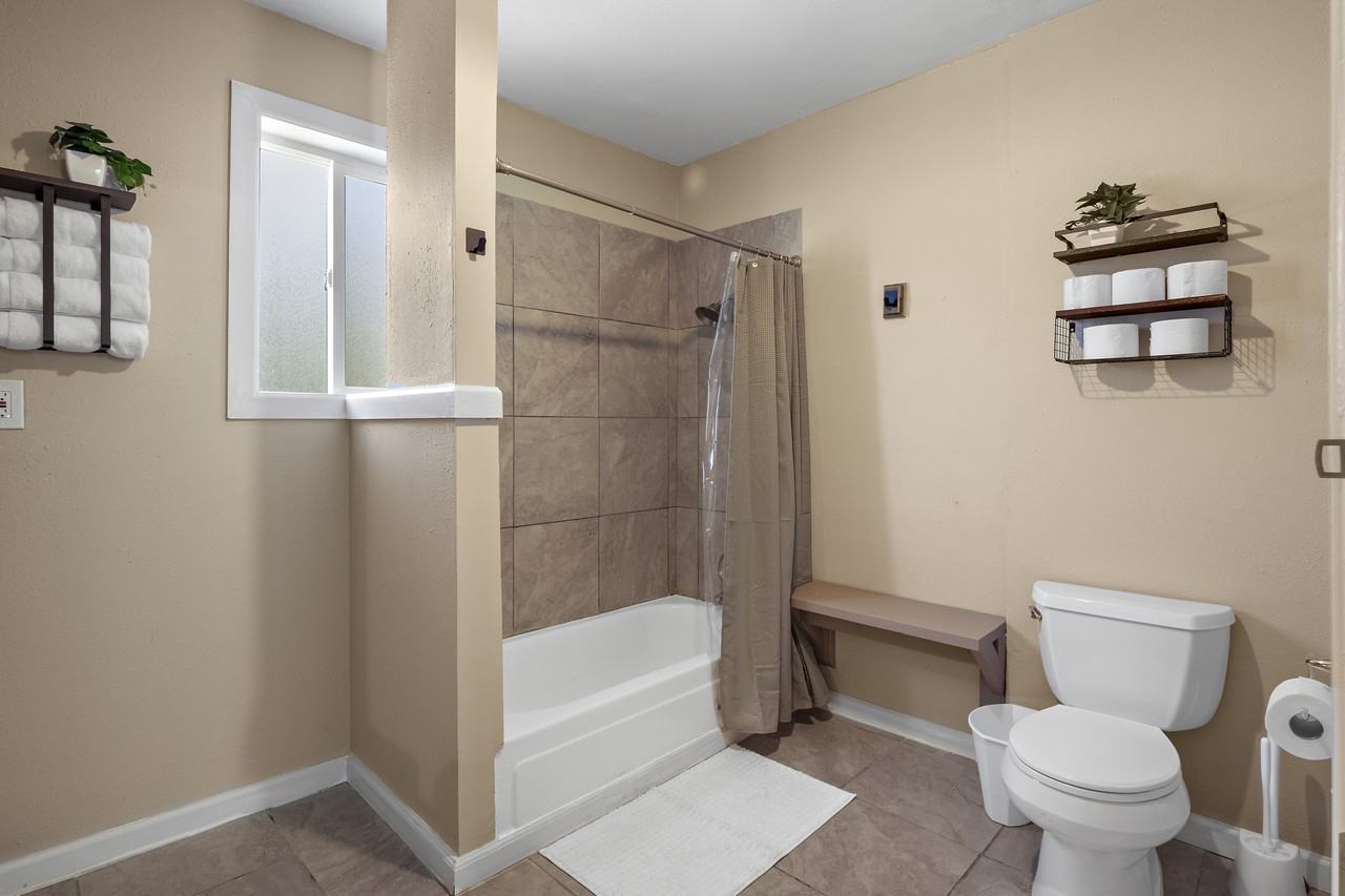 719 E 9th Ave - Photo 6 of 20