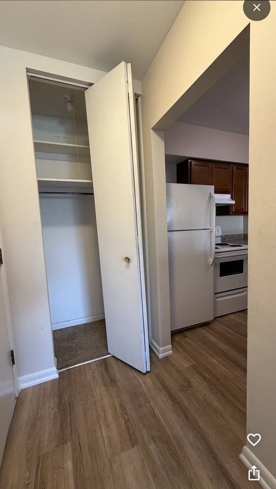 1333 W Fairview Ave #3H - Photo 3 of 5