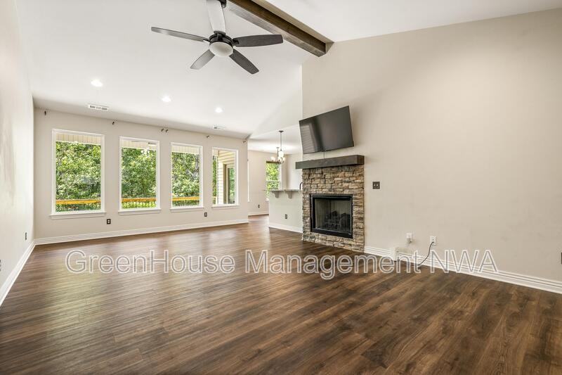 6 Lyneham Ln #6LYN - Photo 3 of 21